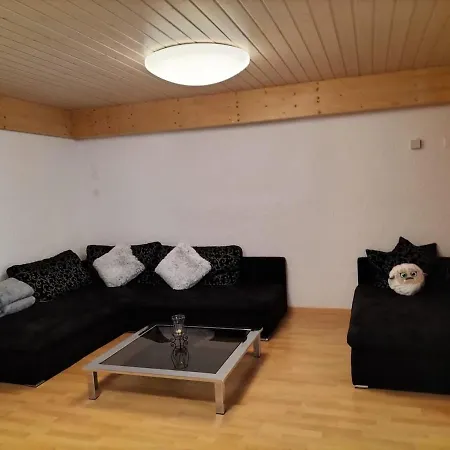 Grosszuegige, Charmante In Den Bergen Appartement