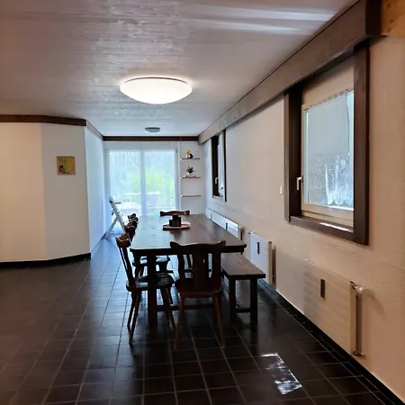 Grosszuegige, Charmante In Den Bergen