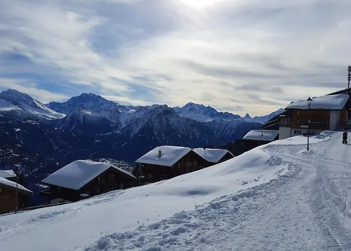 Grosszuegige, Charmante In Den Bergen *