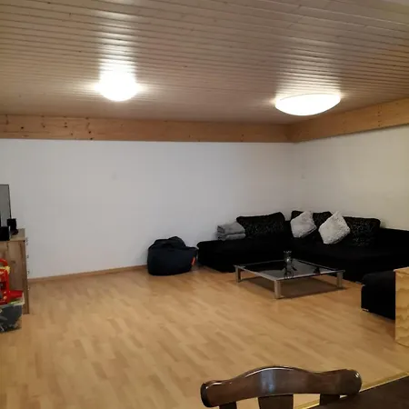 Grosszuegige, Charmante In Den Bergen Morel